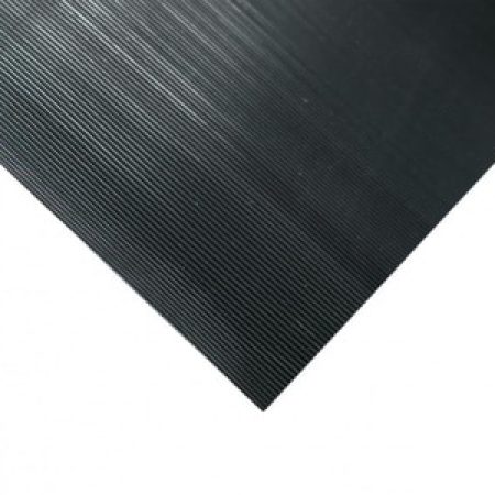 Svart smalräfflad gummimatta 10 meter