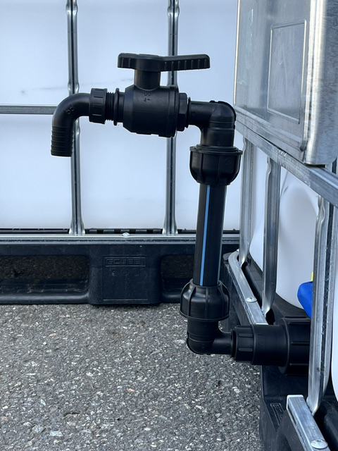 IBC-kran Svanhals S60×6 – upphöjd tappkran med 1" utlopp - Bild 2